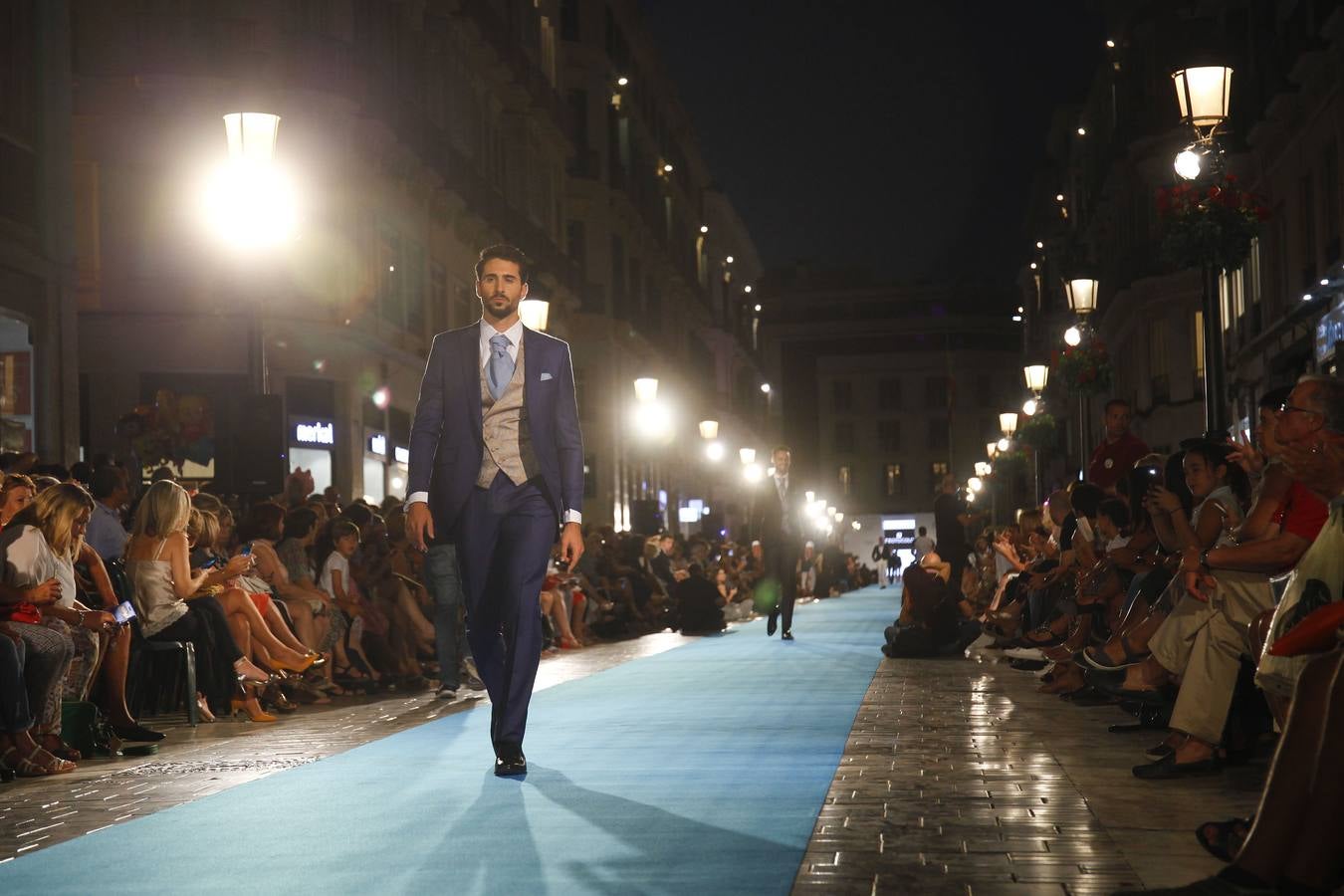 Málaga capital celebra su cita con la moda sobre la alfombra azul más larga de Europa