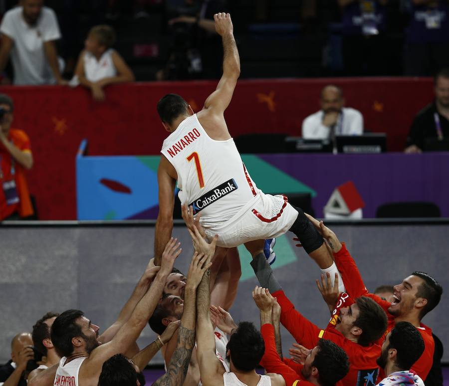 La selección española de baloncesto venció a Rusia en el duelo por el metal y último encuentro de Juan Carlos Navarro como internacional.