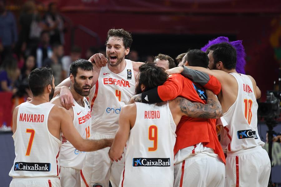 La selección española de baloncesto venció a Rusia en el duelo por el metal y último encuentro de Juan Carlos Navarro como internacional.