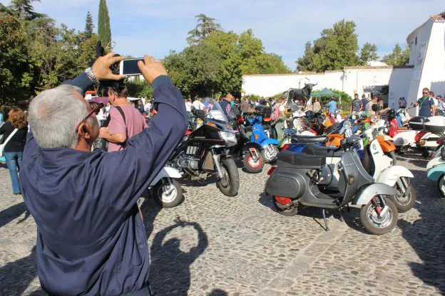 LAS VESPAS Y LAMBRETTAS SE CITAN EN RONDA POR TERCER AÑO