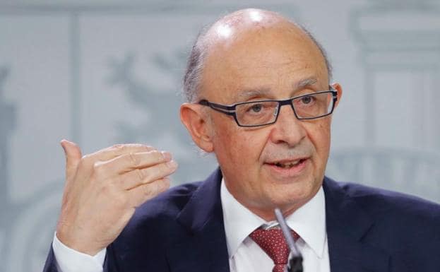 Cristóbal Montoro, ministro de Hacienda.