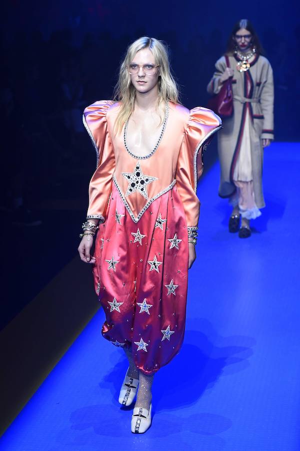 La firma italiana presenta su nueva colección Primavera-Verano durante la semana de la moda de Milán 