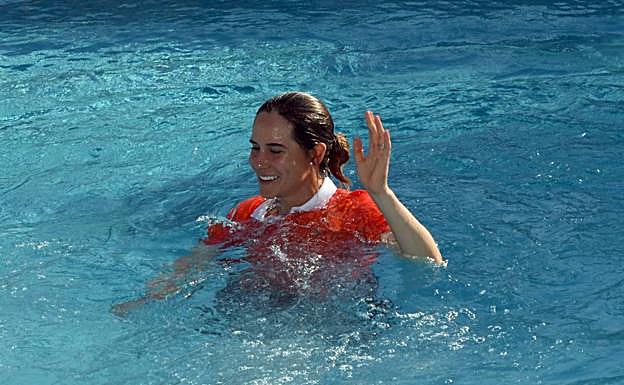 Celebró la victoria en la piscona