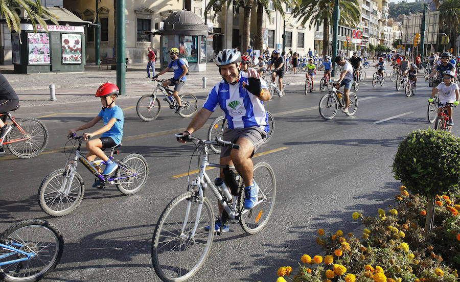 Más de 15.000 ciclistas han tomado esta mañana las calles de la ciudad en una actividad enmarcada en la Semana de la Movilida