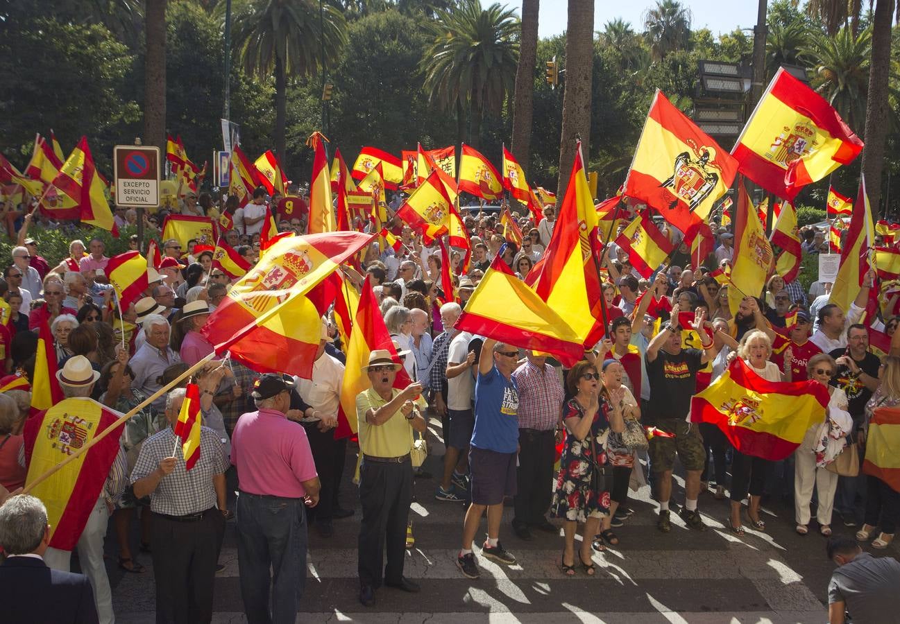 Cerca de un millar de personas acuden a una convocatoria de la Fundación Deanes bajo el lema 'España Somos Todos'