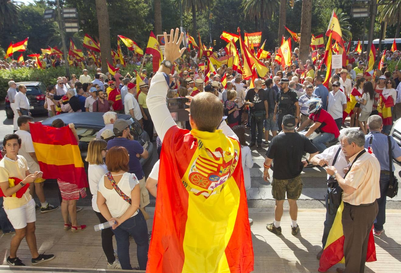 Cerca de un millar de personas acuden a una convocatoria de la Fundación Deanes bajo el lema 'España Somos Todos'