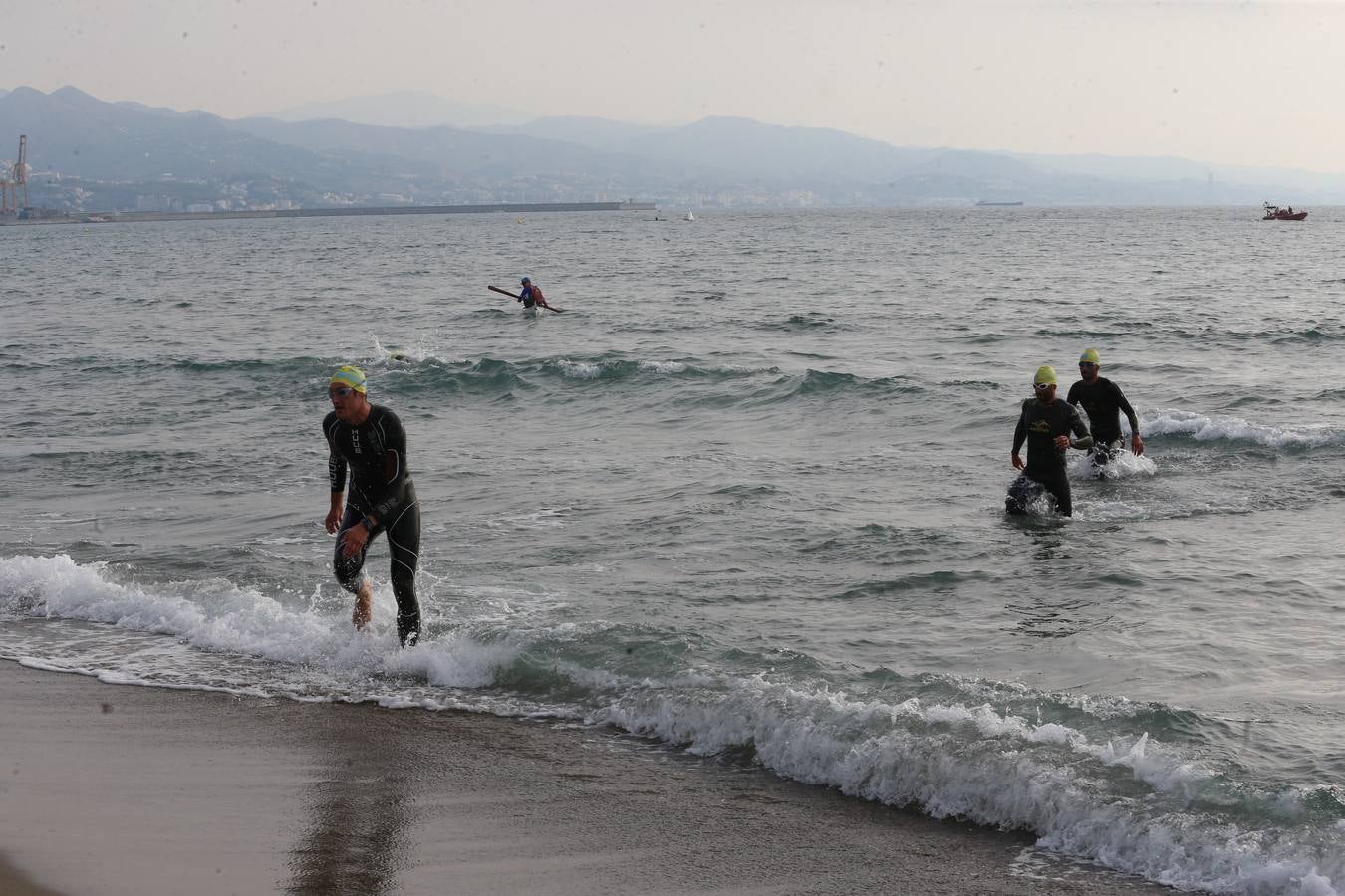 La playa de la Misericordia acoge las pruebas durante la mañana de este domingo