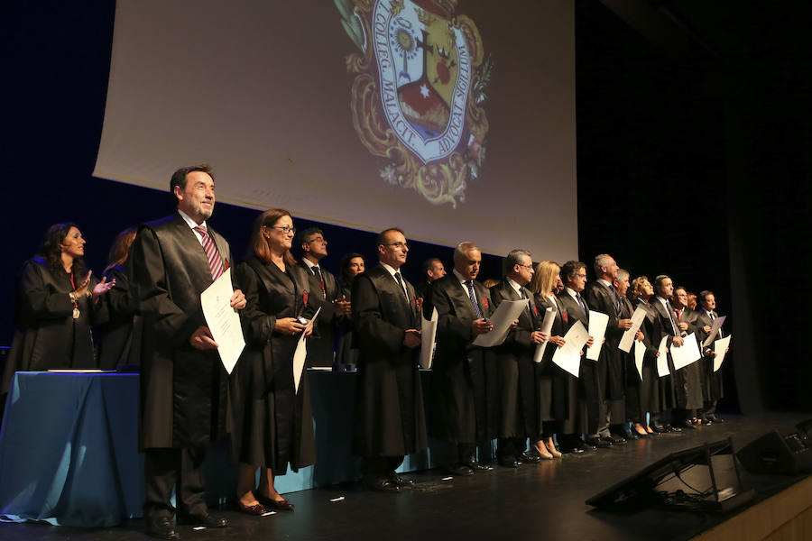 Además, ha entregado dos Medallas de Honor