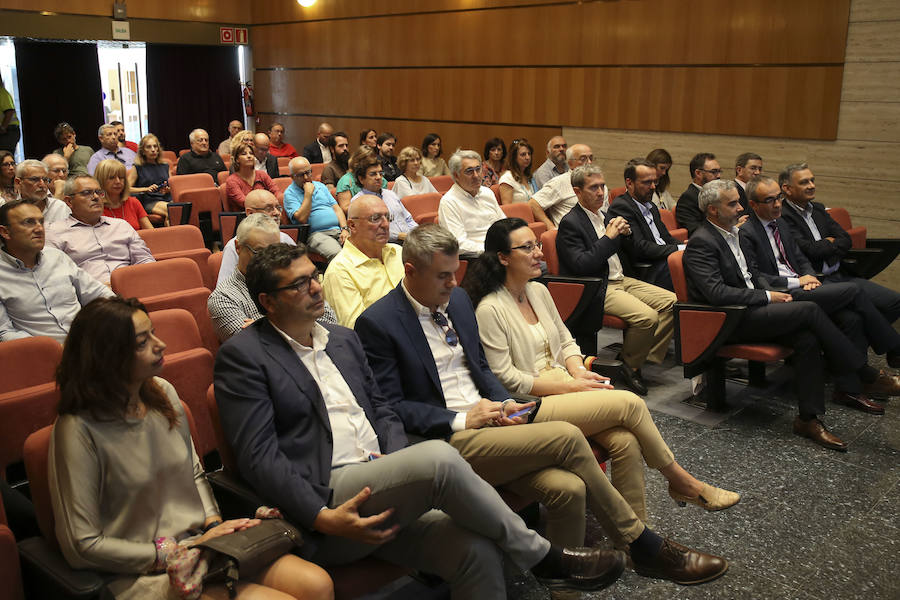 El suplemento se convierte en un estimulante recorrido por la transformación de la ciudad en los últimos 200 años