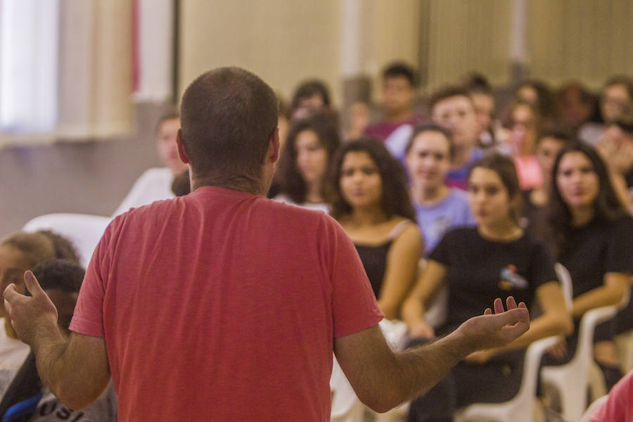 El articulista de SUR Jesús Nieto ha impartido la clase