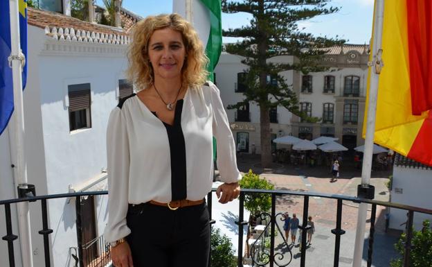 Rosa María Arrabal: «Lo que más nos preocupa es que la obra de la depuradora de Nerja esté parada»