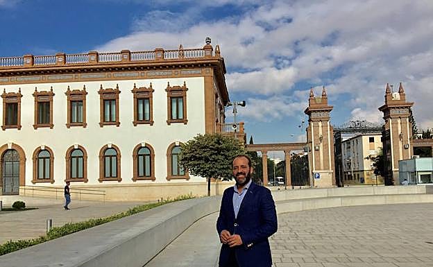 Juan Cassá, en el patio central de Tabacalera.