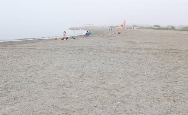 Imagen de archivo de la playa de Guadalmar. 