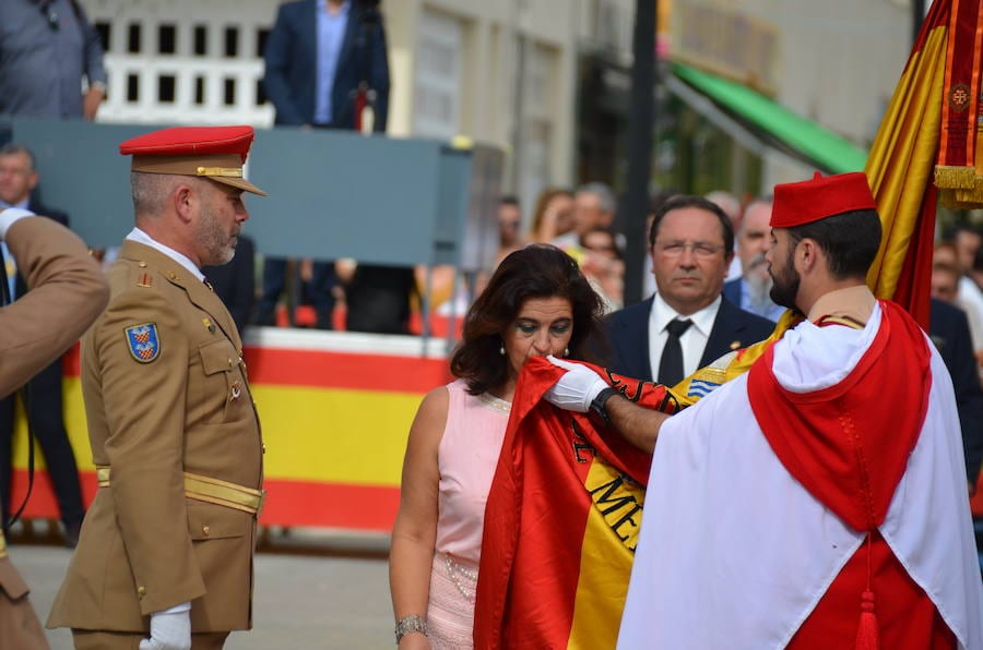 Más de 300 personas juran o prometen "su compromiso con España" ante la enseña patria en un acto organizado por el Grupo de Regulares de Melilla 52 y la Archicofradía del Rico y la Piedad de Vélez-Málaga