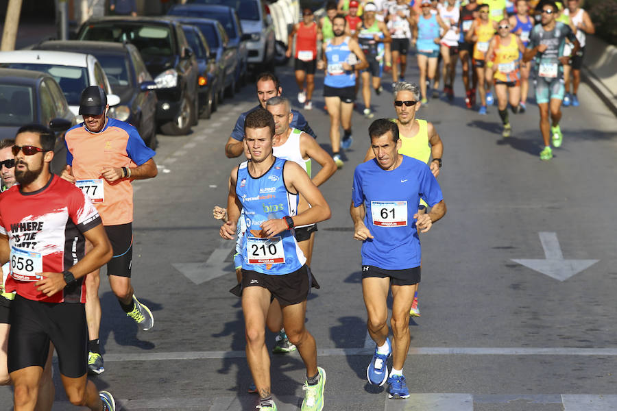En su quinta edición, la prueba urbana ha llegado a los 800 corredores