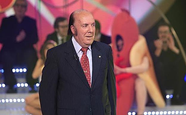 Chiquito de la Calzada recibe el alta y abandona el Hospital Carlos Haya