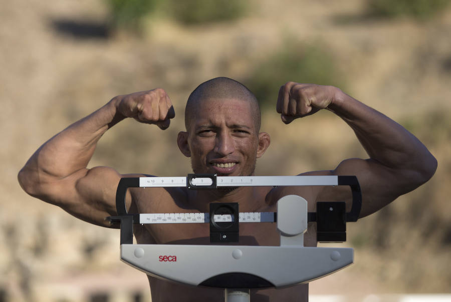 Málaga capital acoge el pesaje oficial de la velada internacional de boxeo que se desarrollará el sábado en el Palacio de los Deportes Martín Carpena.