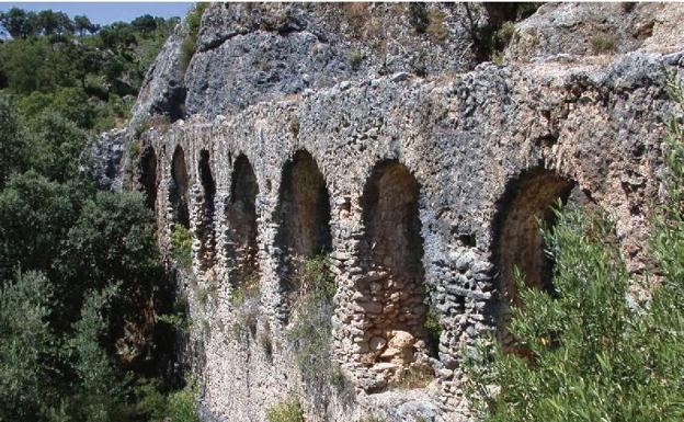 Acueducto romano de la Fuente de la Arena. Foto: Diputación de Málaga.