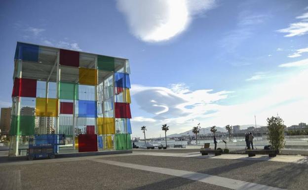 Imagen de El Cubo, la estructura acristalada del Centre Pompidou en Málaga. 