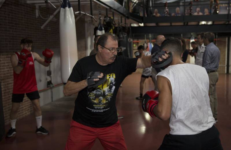 El legendario púgil estadounidense se encuentra en la capital para dar un impulso al deporte en la ciudad