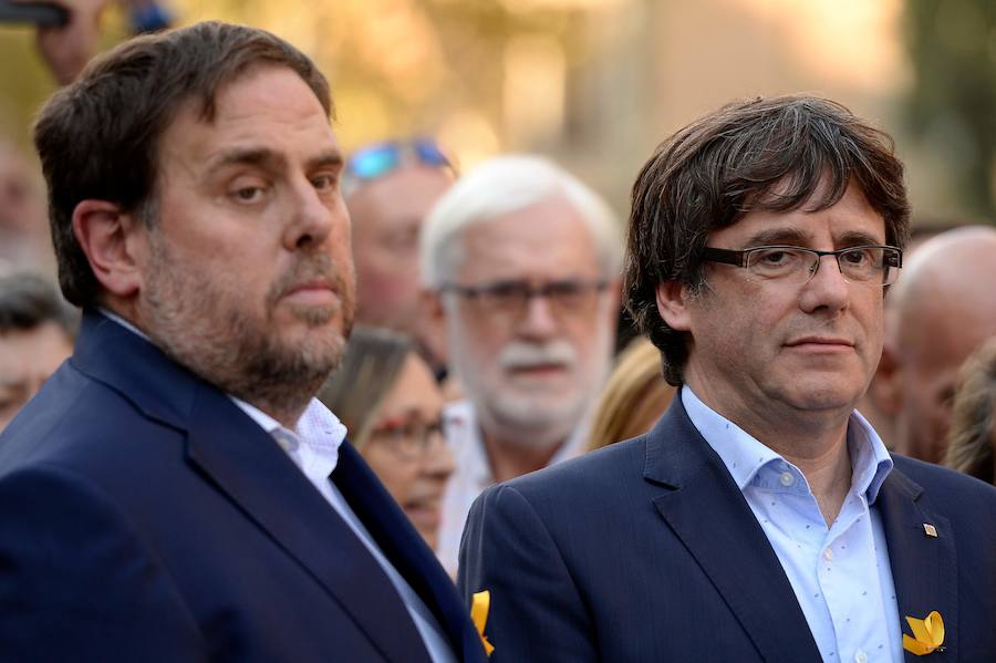 Miles de personas, con el Govern al frente, se manifiestan contra la aplicación del 155 y piden la liberación de los 'Jordis'.