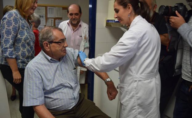 Vacunación en el centro de salud de Jesús Cautivo.