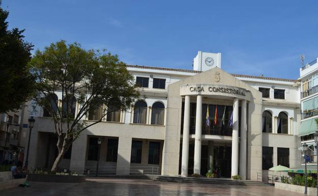 Rincón de la Victoria suprimirá las comuniones y los bautizos civiles