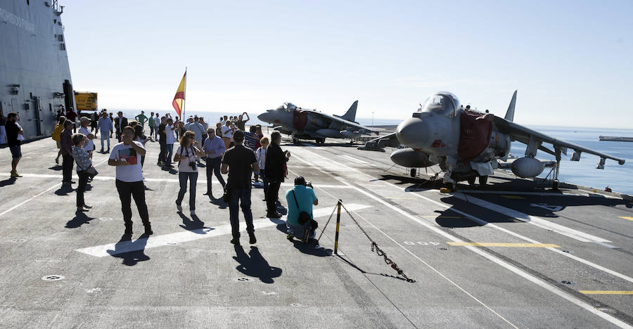 Se trata del mayor buque de guerra construido en España, con 231 metros de eslora y 32 de manga