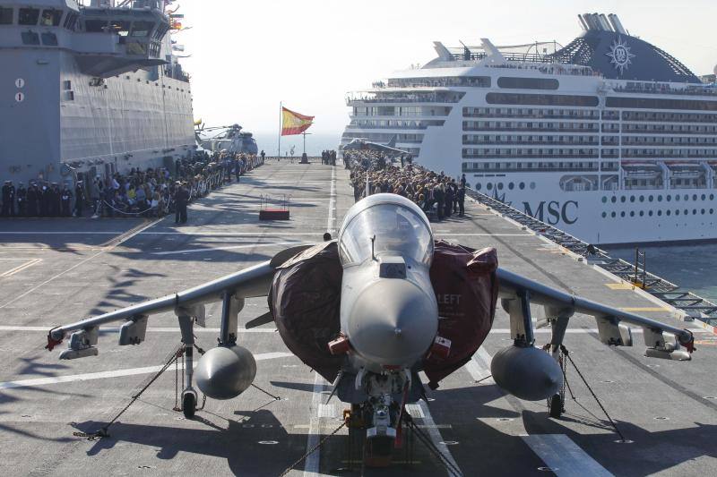 Fotos de la jura de bandera civil en el portaaviones Juan carlos I en Málaga (V)