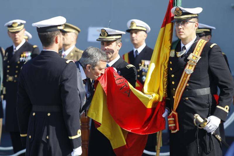 Fotos de la jura de bandera civil en el portaaviones Juan carlos I en Málaga (VI)