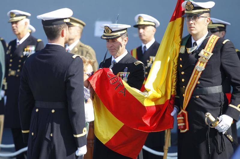 Fotos de la jura de bandera civil en el portaaviones Juan carlos I en Málaga (VI)