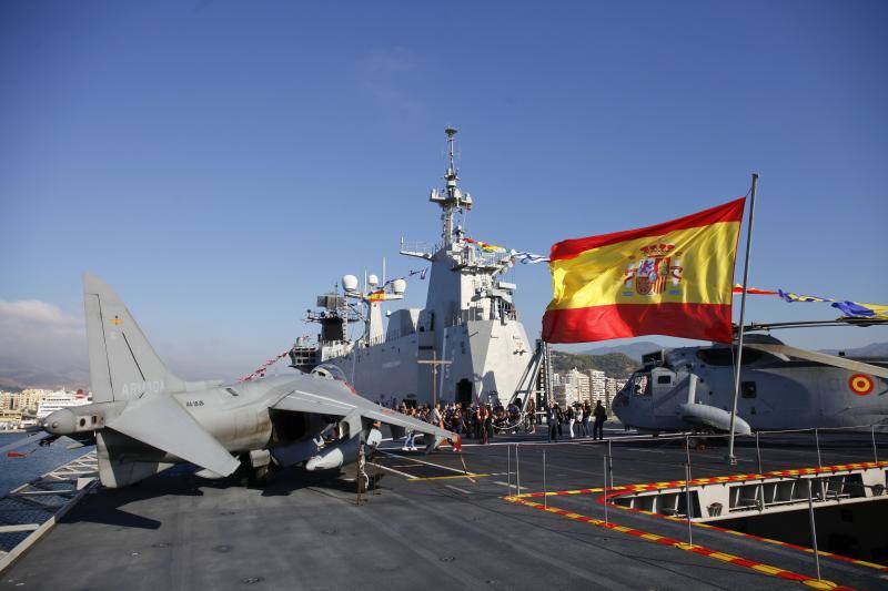 Fotos de la jura de bandera civil en el portaaviones Juan carlos I en Málaga (VI)