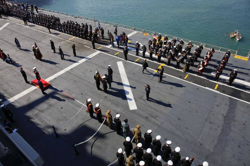 Fotos de la jura de bandera civil en el portaaviones Juan carlos I en Málaga (VI)