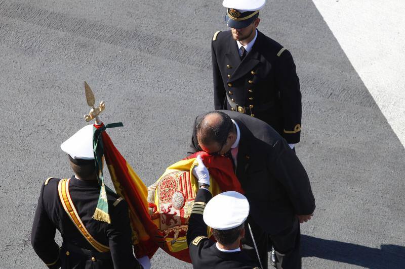 Fotos de la jura de bandera civil en el portaaviones Juan carlos I en Málaga (V)