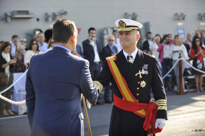 Fotos de la jura de bandera civil en el portaaviones Juan carlos I en Málaga (I)