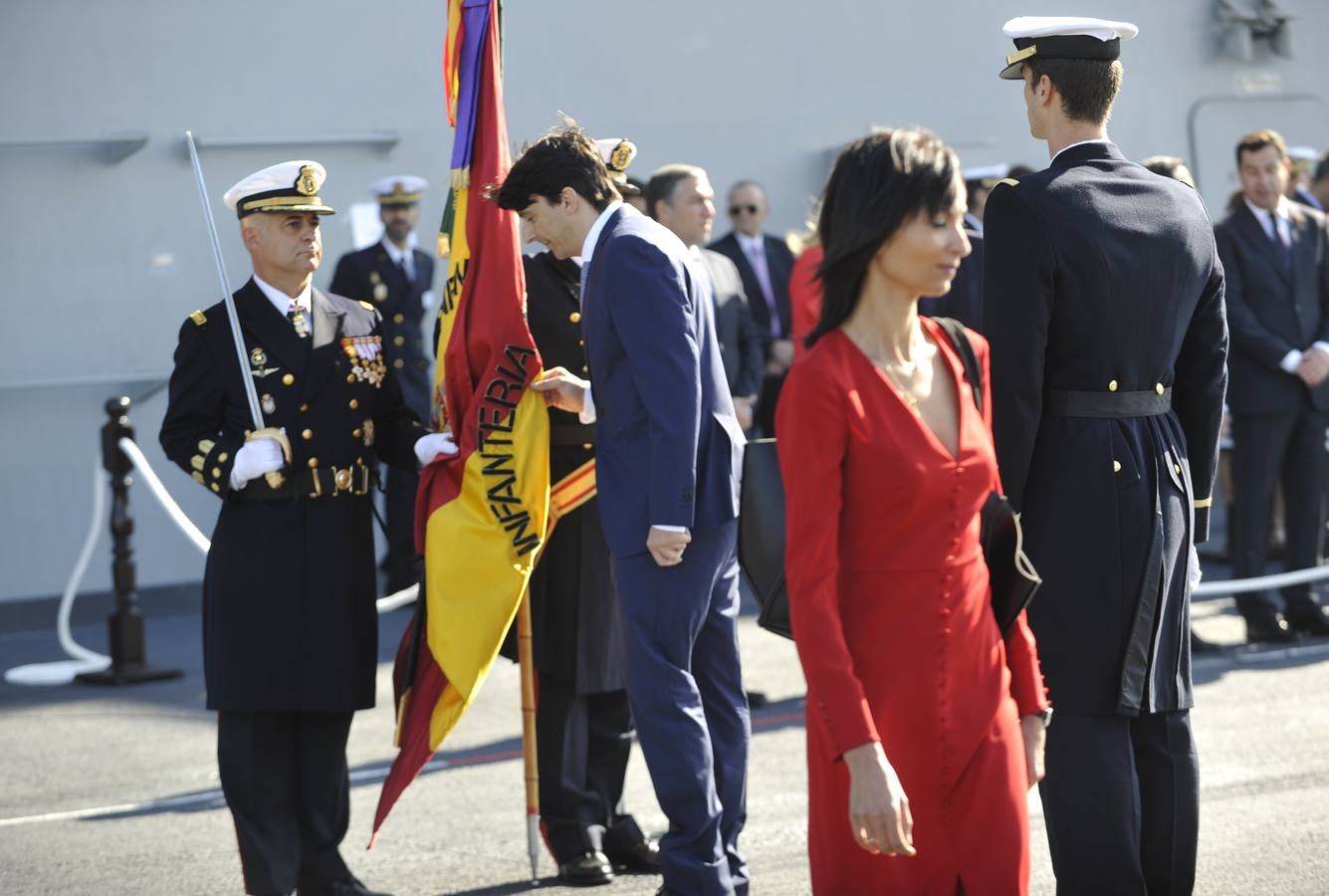 Fotos de la jura de bandera civil en el portaaviones Juan carlos I en Málaga (I)