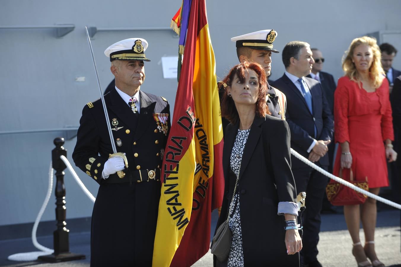 Fotos de la jura de bandera civil en el portaaviones Juan carlos I en Málaga (I)