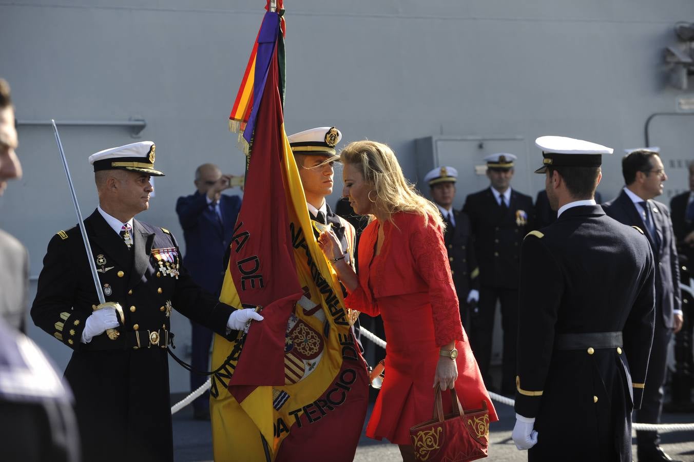 Fotos de la jura de bandera civil en el portaaviones Juan carlos I en Málaga (III)