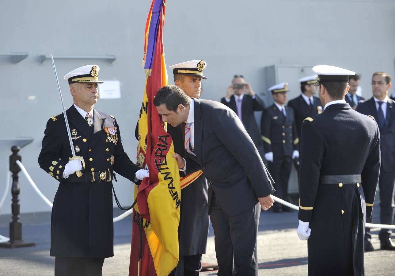 Fotos de la jura de bandera civil en el portaaviones Juan carlos I en Málaga (III)