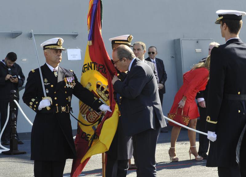 Fotos de la jura de bandera civil en el portaaviones Juan carlos I en Málaga (III)