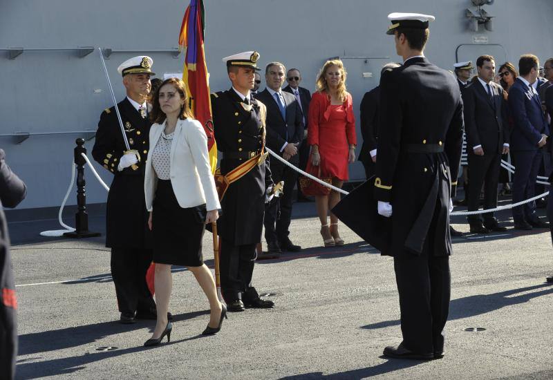 Fotos de la jura de bandera civil en el portaaviones Juan carlos I en Málaga (III)