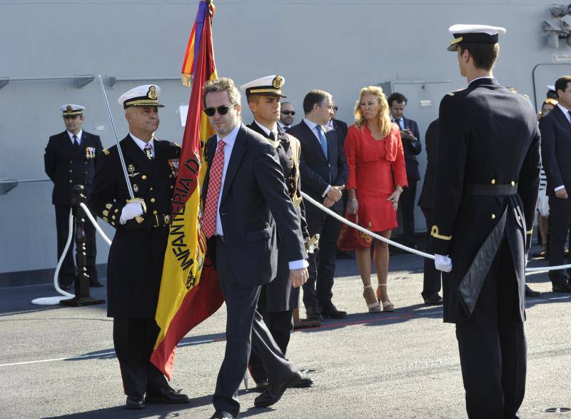 Fotos de la jura de bandera civil en el portaaviones Juan carlos I en Málaga (III)