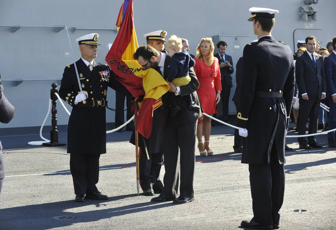 Fotos de la jura de bandera civil en el portaaviones Juan carlos I en Málaga (IV)