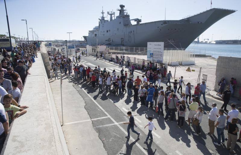 El portaviones ha estado atracado este fin de semana en el Puerto y podía visitarse gratis