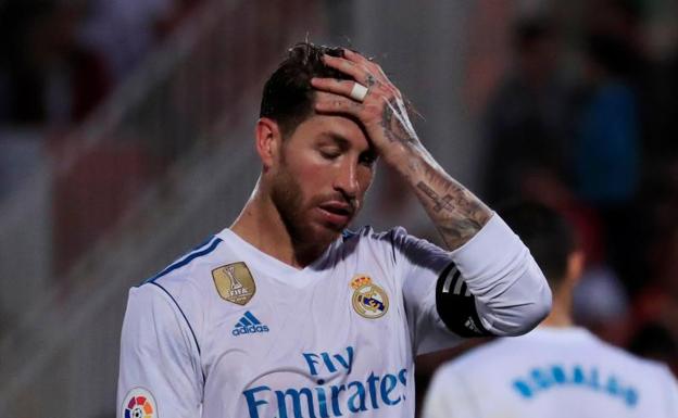 Sergio Ramos, con gesto de preocupación tras la derrota.