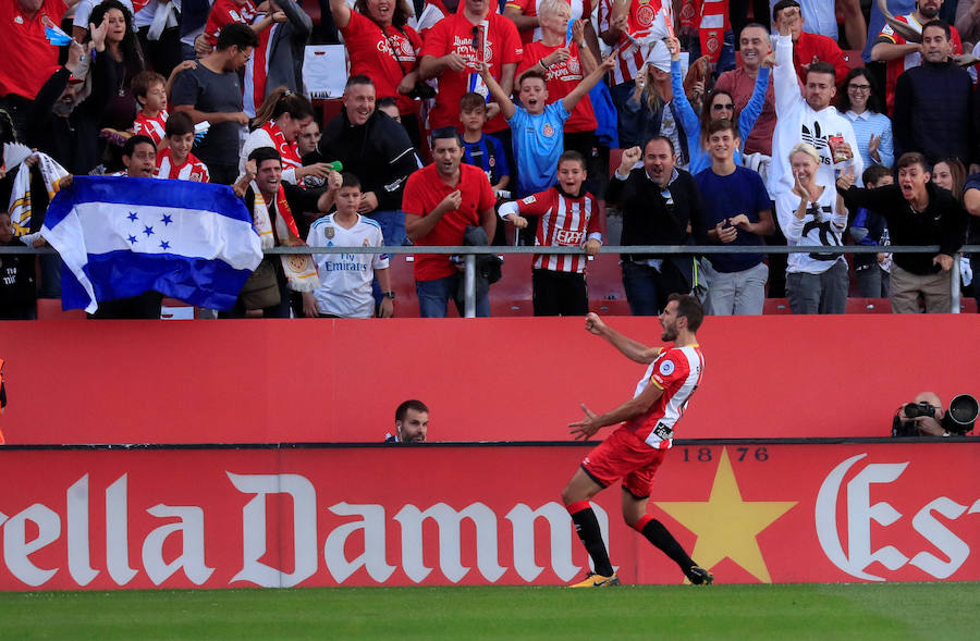 El Real Madrid cayó en su primera visita en la historia a Montilivi (2-1). El cuadro dirigido por Machín remontó el gol inicial de Isco con los tantos de Stuani y Portu.