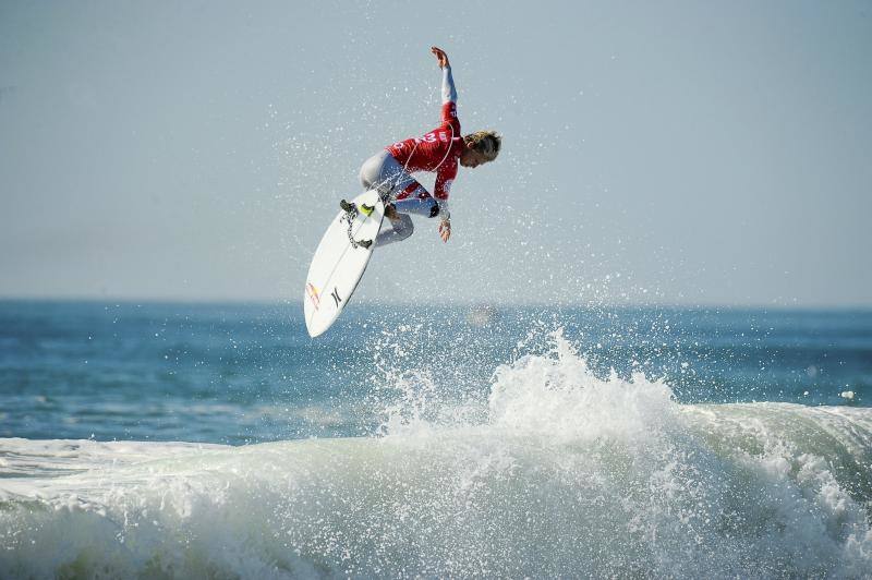 La playa de Supertubos en Penicha acoge el campeonato Rip Curl Pro Portugal, que es parte de la Liga Mundial de Surf (WSL).