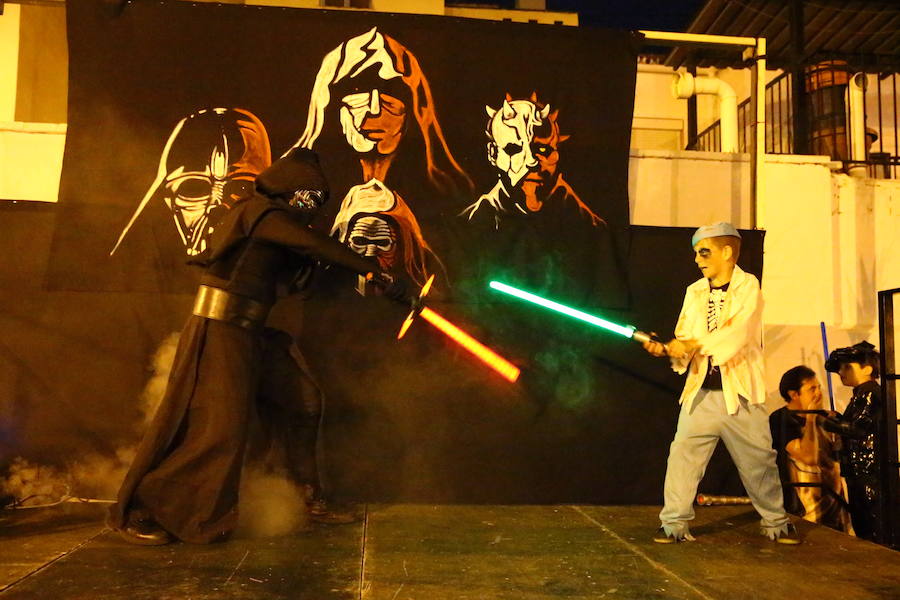 Esta zona de Málaga vivió un año más una noche terrorífica