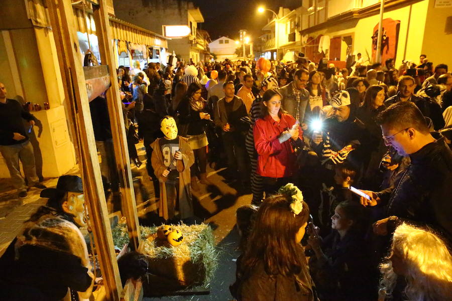 Esta zona de Málaga vivió un año más una noche terrorífica