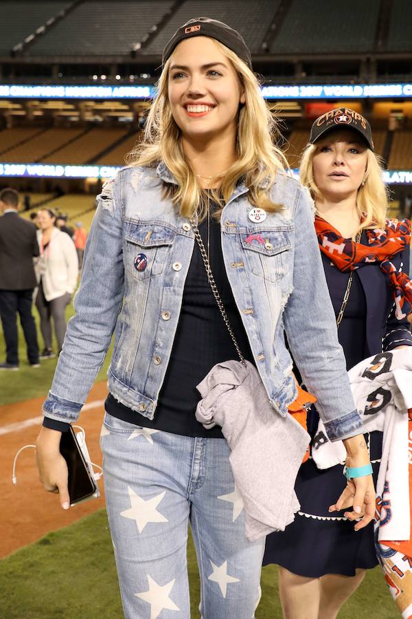 Los Houston Astros ganaron por primera vez en su historia las Series Mundiales de béisbol tras imponerse a Los Angeles Dodgers.